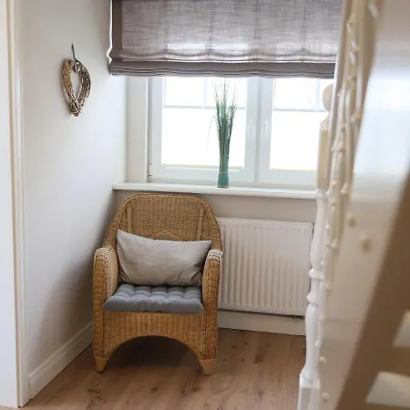 Lägenhet Krabbe Ist Ein Kleines Gemutliches Feriendomizil Fur 4 Personen Im Haus Vogelsang. *